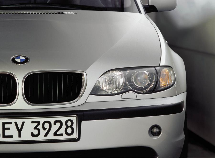 BMW 3-Series 2002 года  (фото 12 из 16)